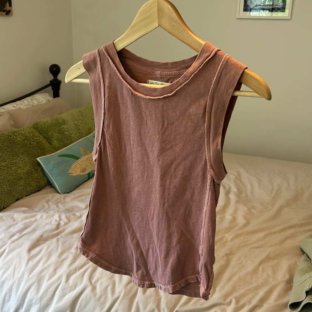 maroon tank top